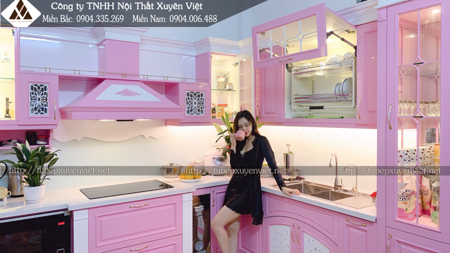 Bật mí bộ tủ bếp tân cổ điển tông hồng của diễn viên Quỳnh Kool